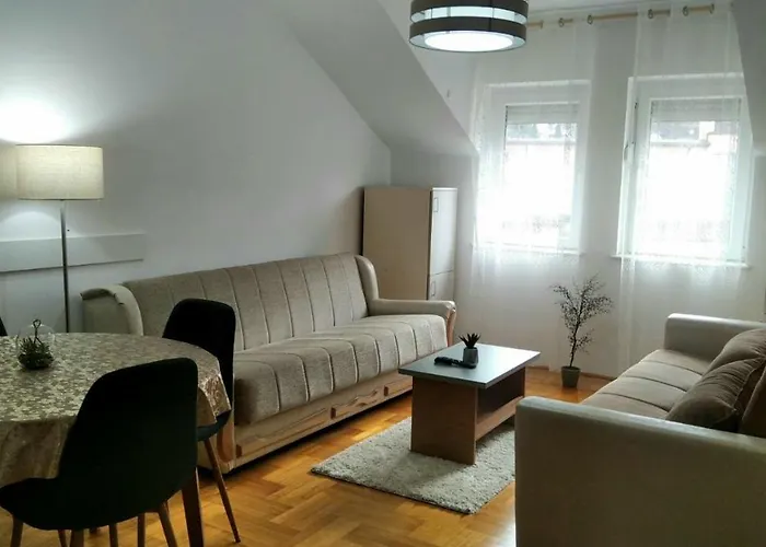 Ristic 6 아파트 소코 반자